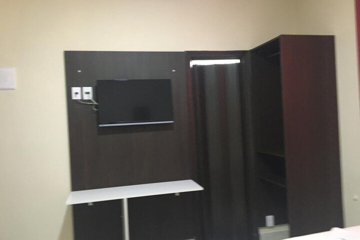 Room 8 of 23