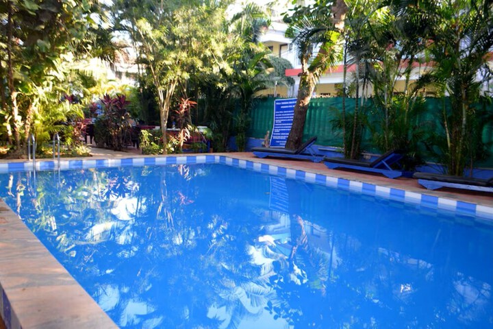 Pool Hotel