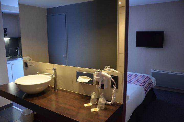 Room 9 of 44