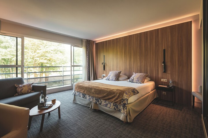 Room 9 of 26