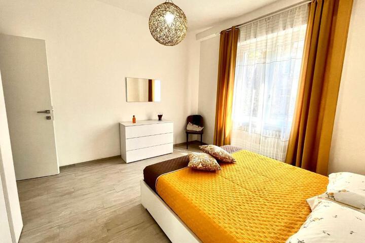 Room 3 of 17
