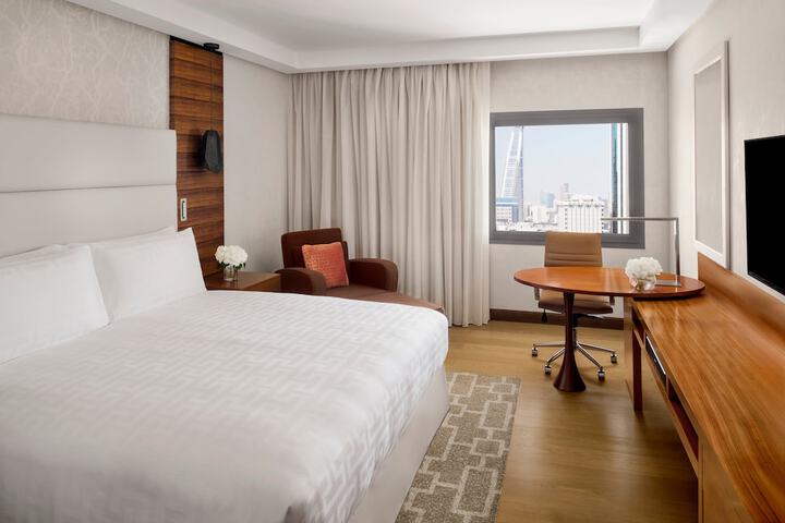 Room 32 of 181