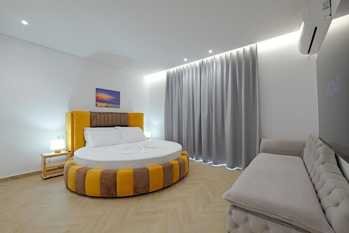 Room 47 of 141