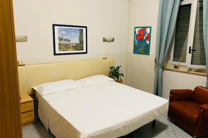 Room 10 of 20