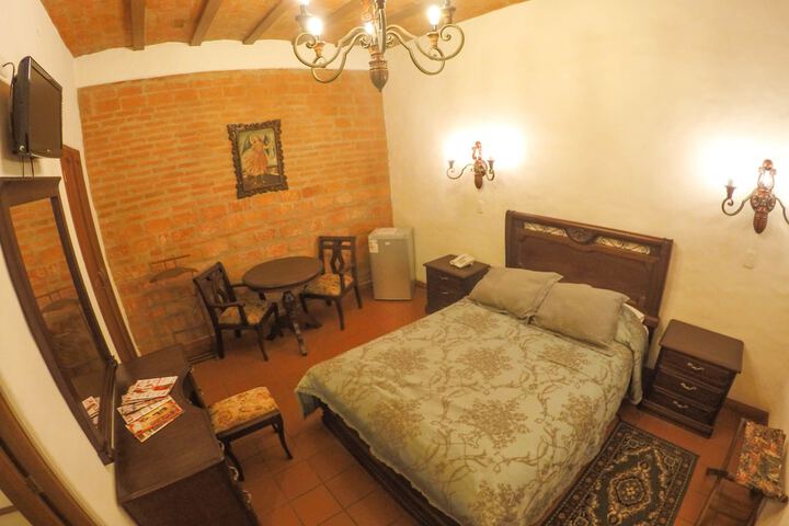 Room 15 of 82