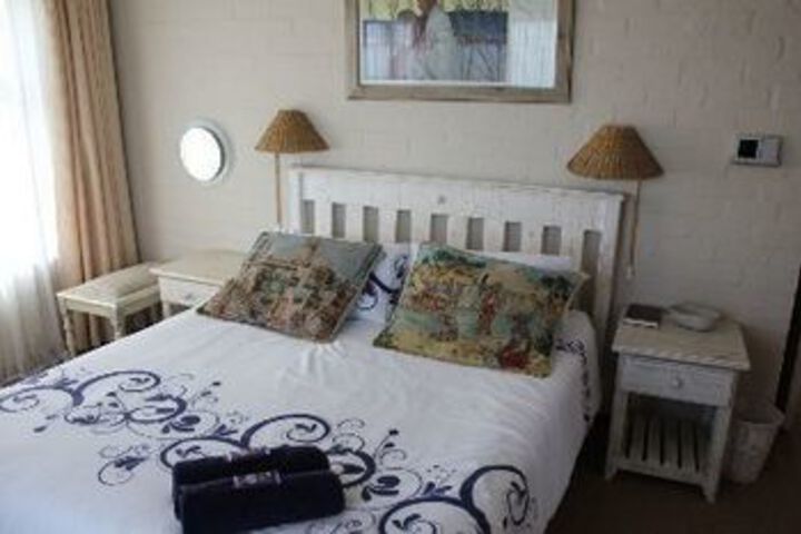 Room 4 of 10