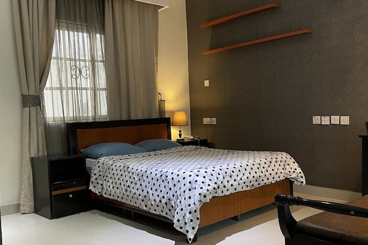 Room 30 of 288