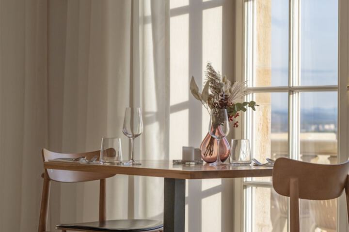 Dining 88 of 127