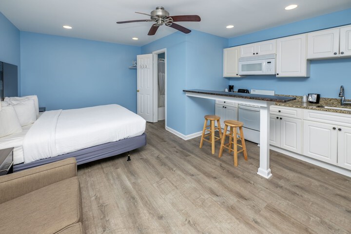 Standard King Bed Exterior Entrance (28 of 29)