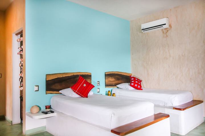 Room 37 of 147