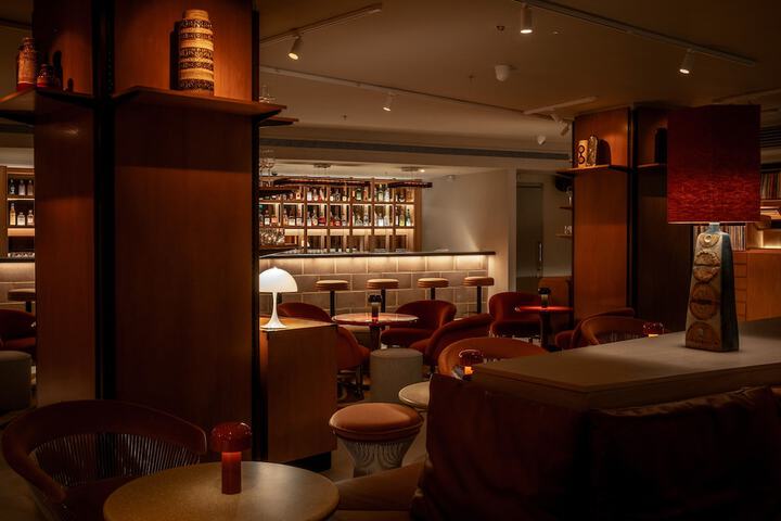 Lounge 73 of 89