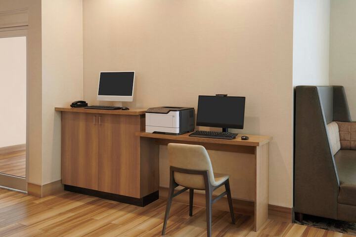 Business Center 23 of 24