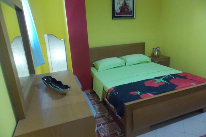 Room 16 of 64