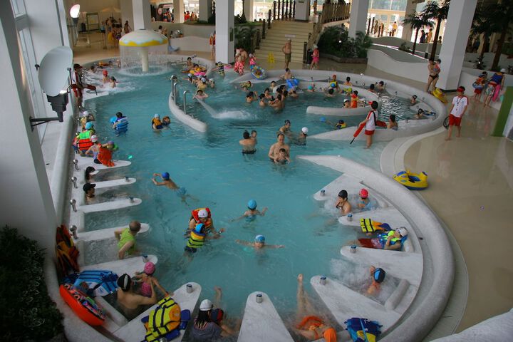 Pool Hotel