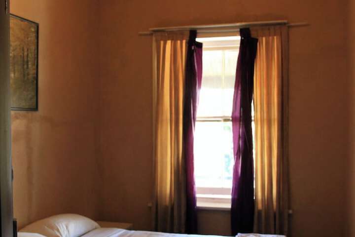 Room 5 of 18