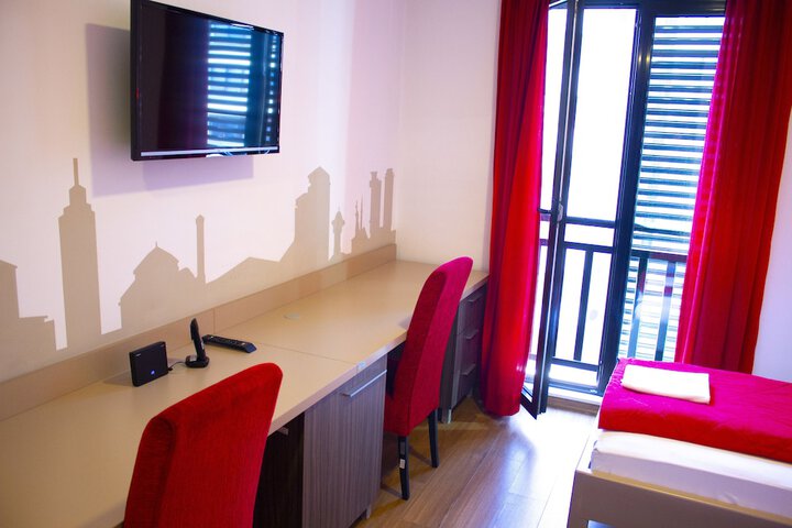 Room 16 of 29