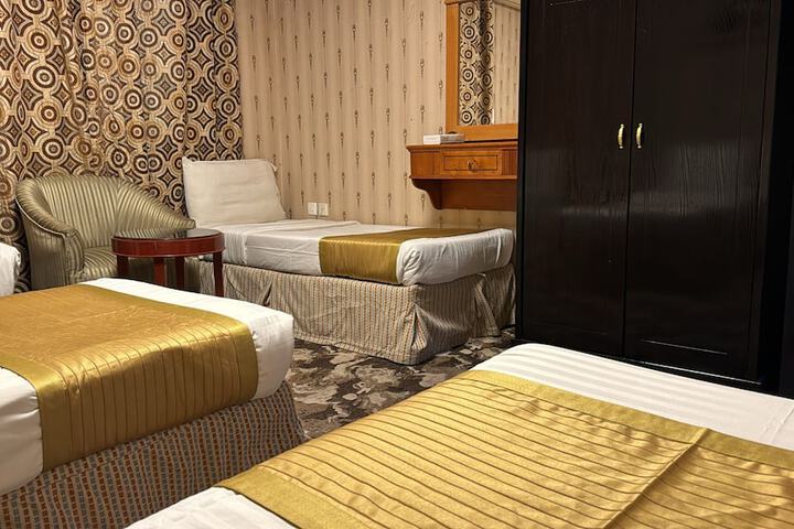 Room 17 of 49