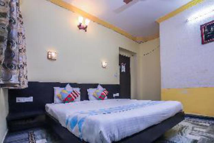 Room 12 of 23
