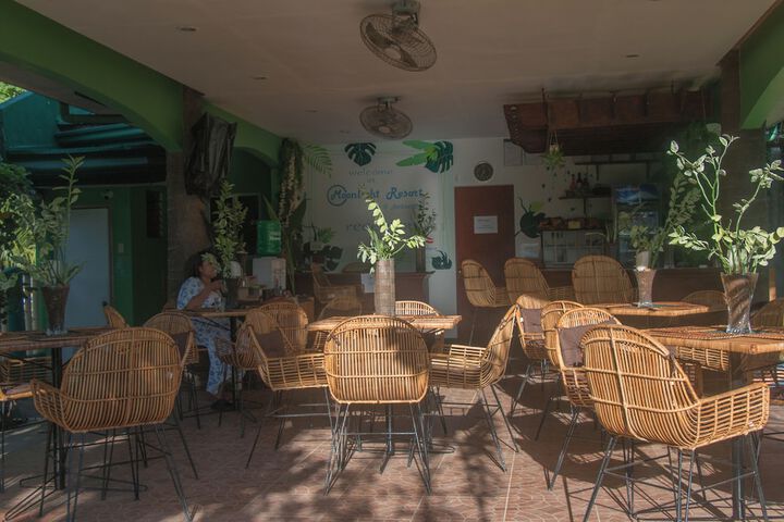 Dining 134 of 210