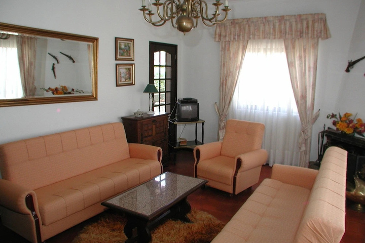 Room 5 of 11