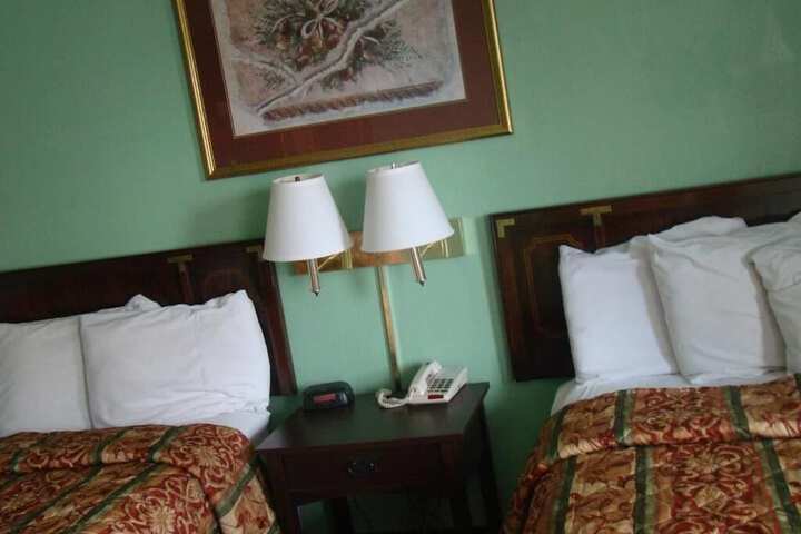 Room 5 of 6