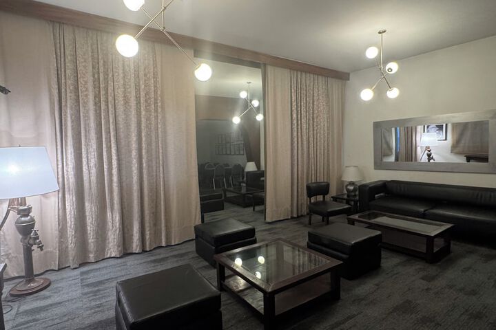 Room 32 of 37