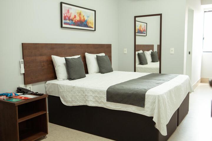 Room 8 of 33