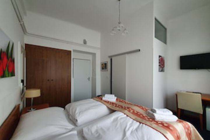 Room 64 of 324