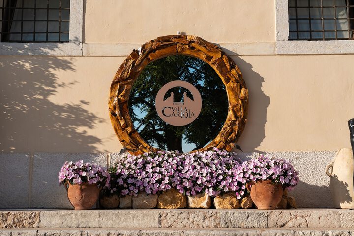 Hotel Exterior 58 of 73
