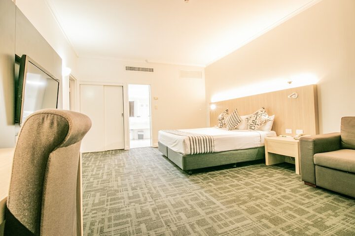Room 34 of 127