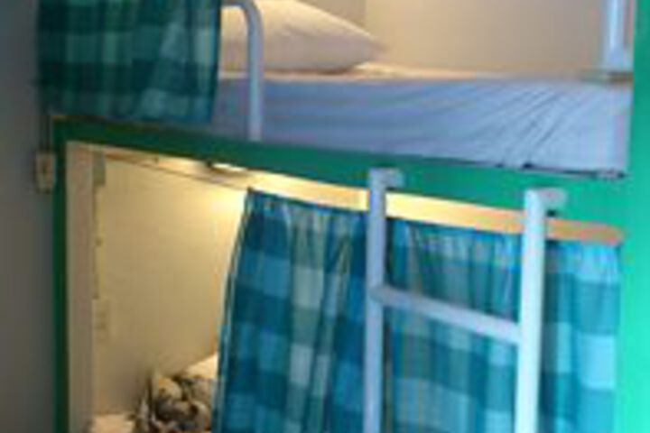 Room 10 of 38
