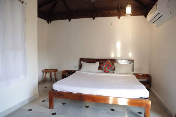 Room 6 of 36