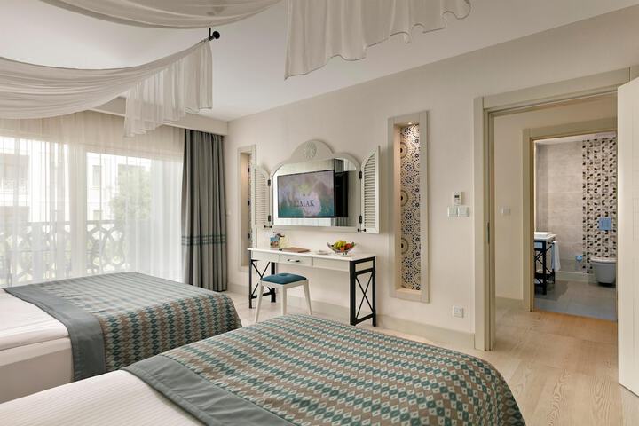 Room 45 of 171