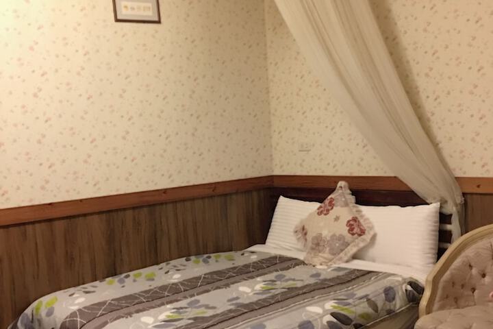 Room 23 of 49