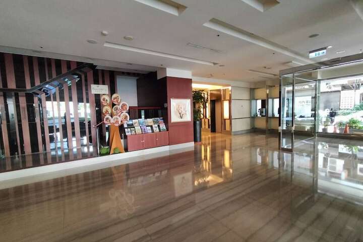 Hotel Interior 4 of 88