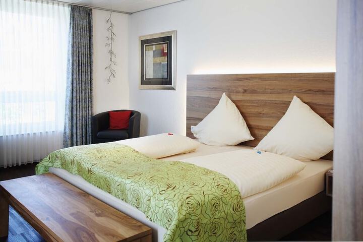 Room 5 of 17