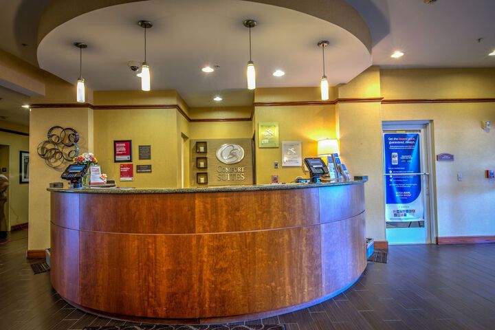 Concierge desk