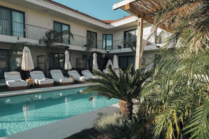 Pool 62 of 84