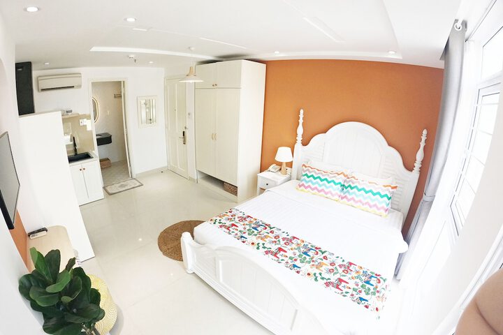 Room 5 of 70