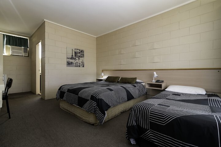 Room 14 of 48