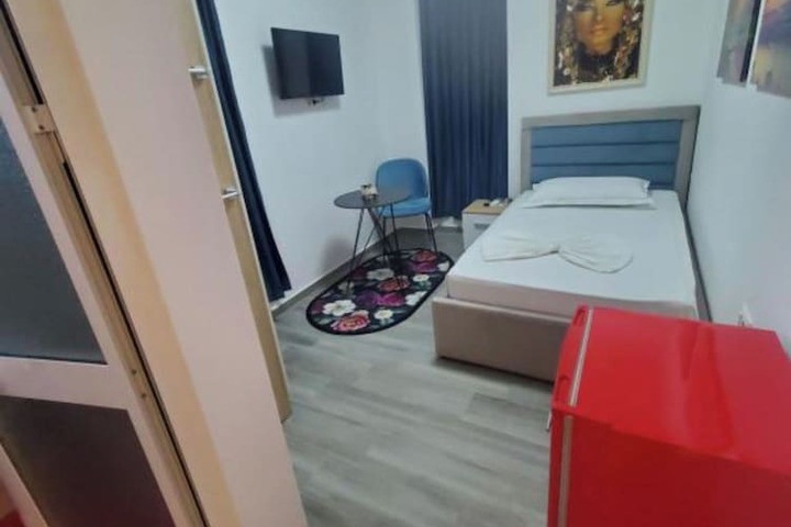 Room 16 of 23