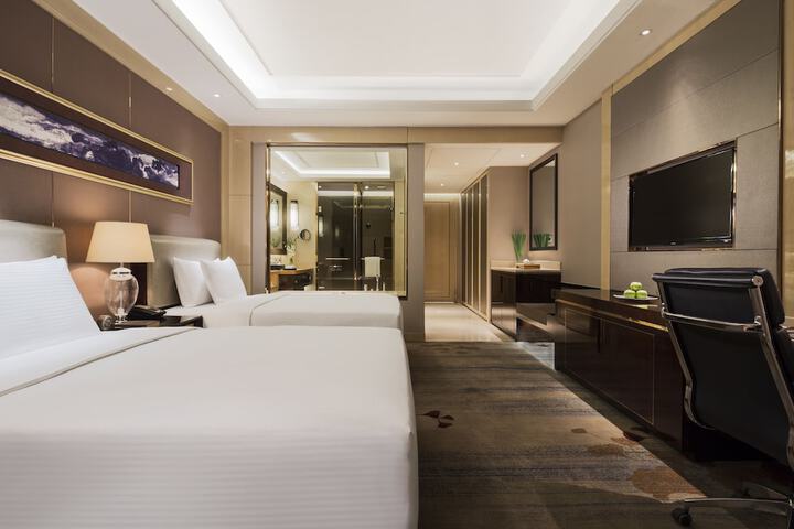 Room 6 of 78