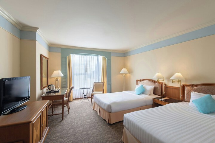 Room 52 of 176