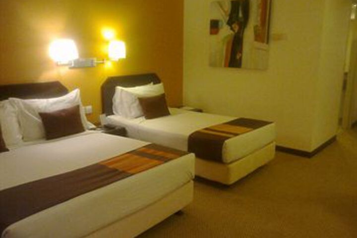 Room 15 of 30