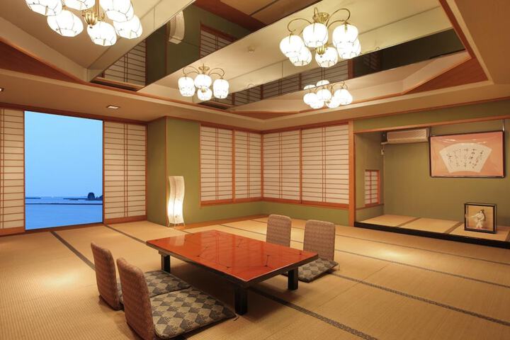 Room 13 of 49