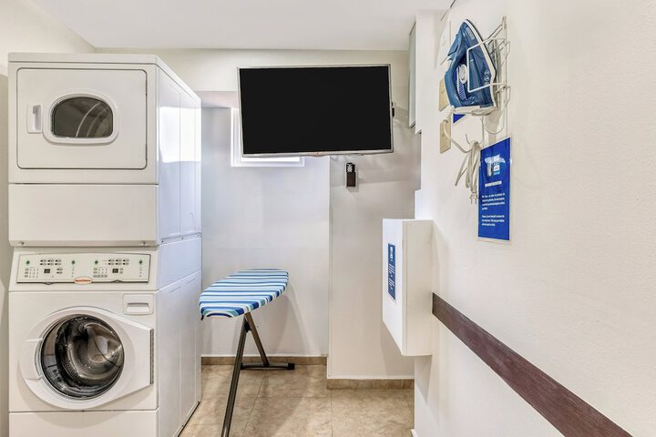 Laundry 11 of 45