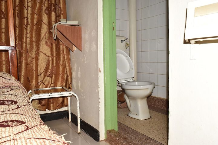 Room 9 of 11