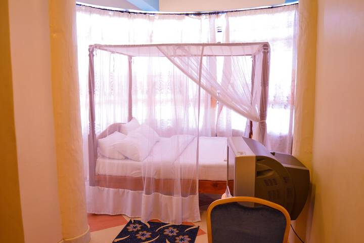 Room 7 of 43
