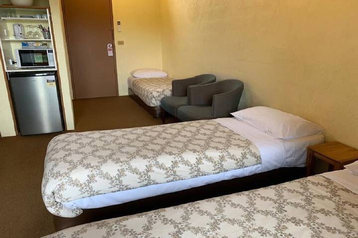 Room 28 of 89