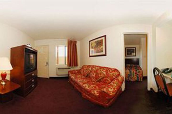 Room 6 of 7